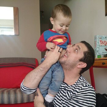 Con su ahijado Simón, a