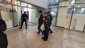 Las autoridades de Guatemala expulsaron y entregaron a El Salvador a alias “Chapato” presunto integrante del Barrio 18