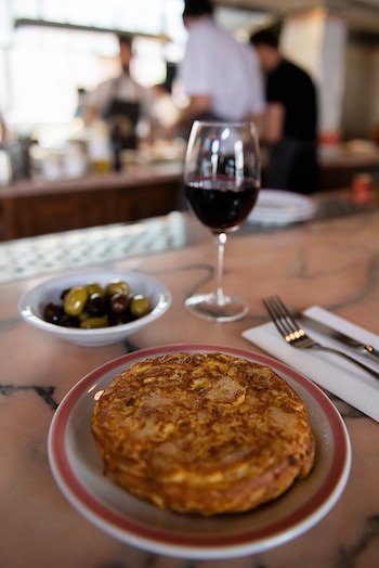 Con nueva dirección a cargo de Pablo Rivero y Guido Tassi (dueños de la parrilla Don Julio), se respira la excitación de la recuperación de un ícono porteño (Adrián Escandar)