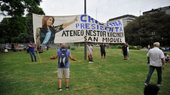 Marcha del Kirchnerismo a tribunales contra la corte suprema