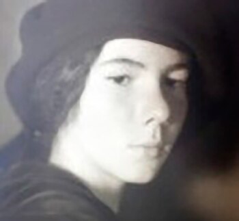 Educada en un entorno intelectual,