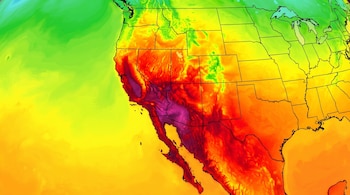 Mapa térmico de Estados Unidos con divisiones estatales y escala de colores que indica temperaturas, desde verde y amarillo hasta naranja, rojo y púrpura.