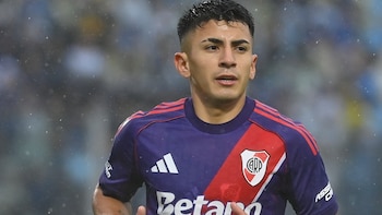 Doble caño en el área y definición de Thiago Almada: el gol de River Plate en tiempo de descuento para vencer a Atlético Tucumán