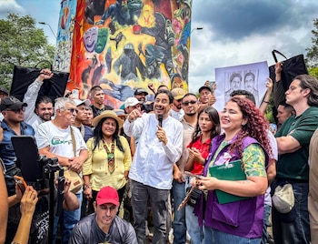 Quilcué acompañó a Iván Cepeda en su paso por Cali - crédito @aida_quilcue/X