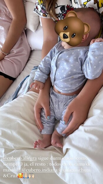 Nicole Neumann con sus hijas