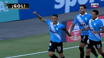 Yoshimar Yotún cobró con efectividad