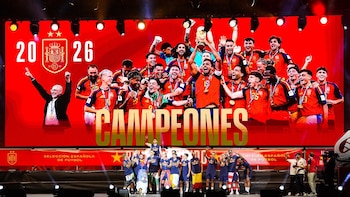 Los campeones se dan un baño de masas ante más de dos millones de personas en Madrid