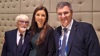 Carman con Bernie Ecclestone y