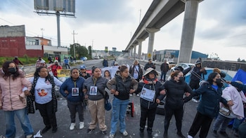 Tras 36 horas, madres buscadoras acuerdan retirar bloqueo en la autopista México-Toluca con dirección a la CDMX