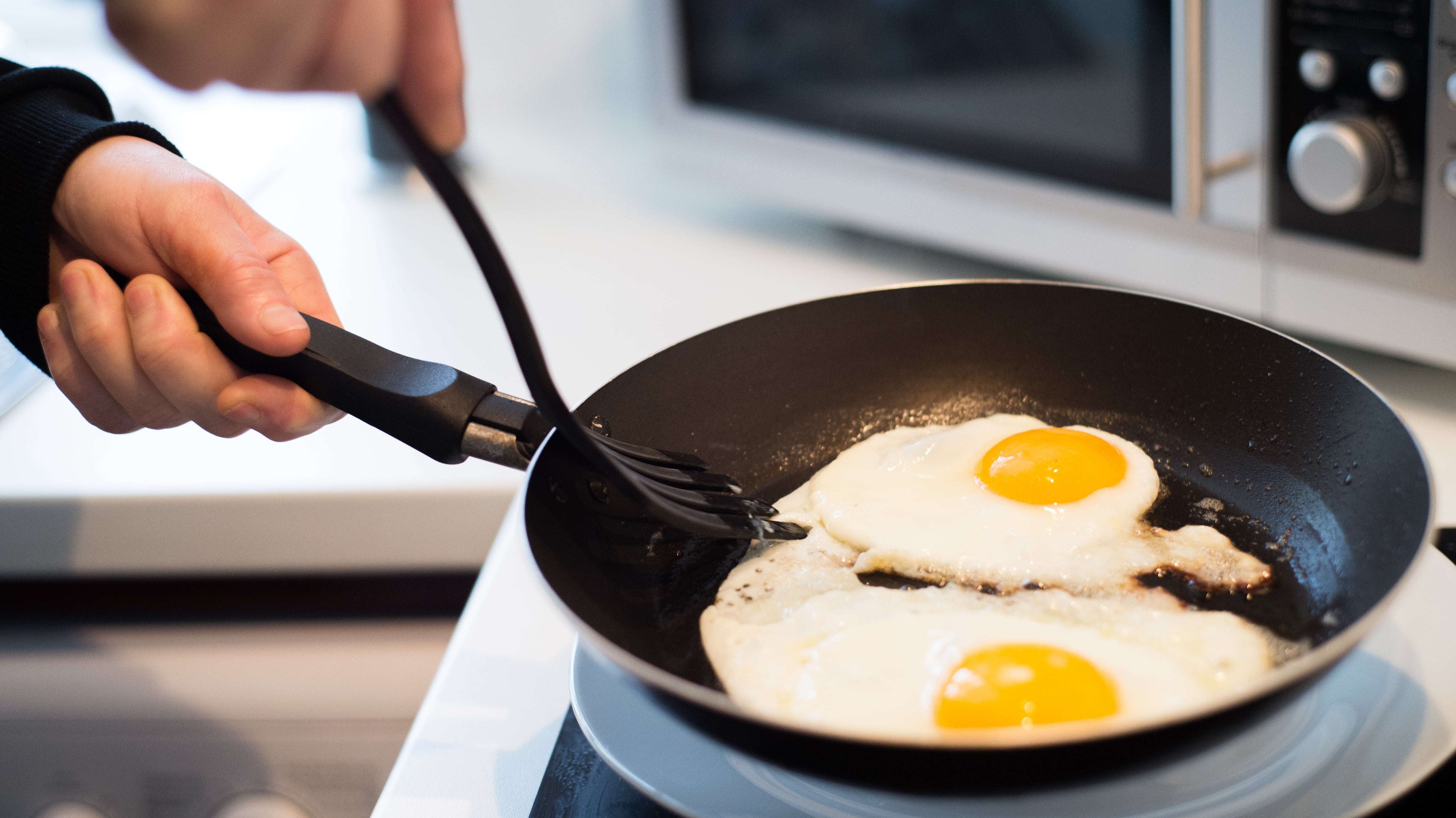 Los trucos de los chefs para hacer los mejores huevos fritos (Shutterstock)