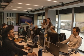 El intendente de Añelo, Fernando Banderet, advierte que la oferta laboral no alcanza para todos los recién llegados (Foto: New York Times)