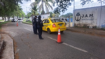 La Policía de Panamá destituye al director de Seguridad Penitenciaria tras la fuga de casi 200 reos