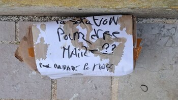 Imagen del paquete sospechoso compartida