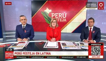 Pedro Tenorio, Mónica Delta y Christian Hudtwalcker cubriendo los acontecimientos de las Fiestas Patrias en Latina TV.