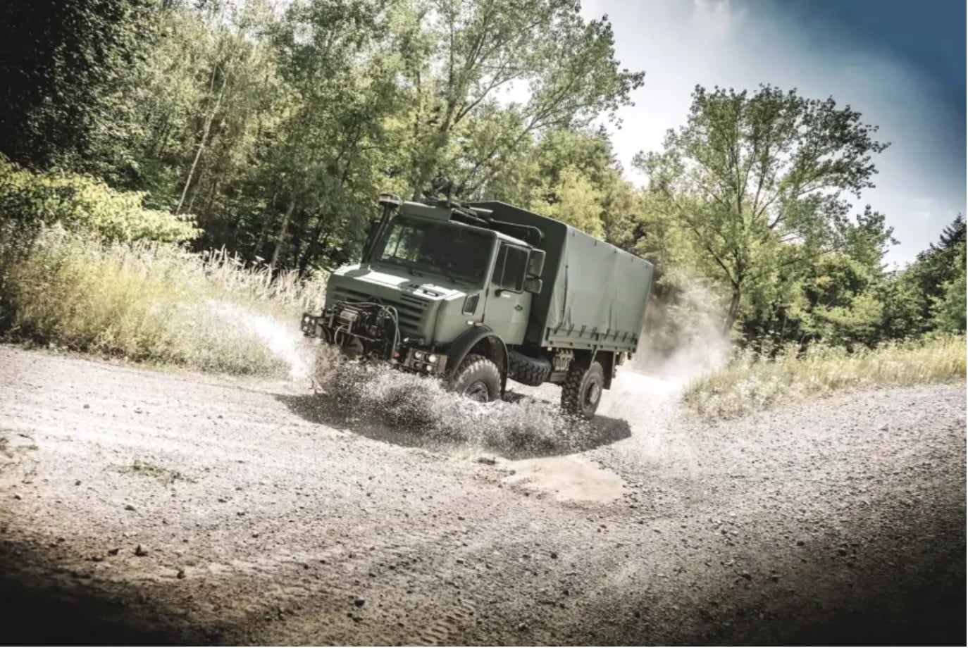 Unimog U4000. Firma: Mercedes-Benz