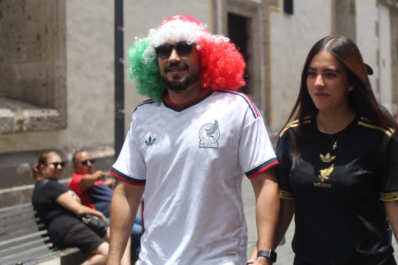 Aficionados disfrutan el ambiente previo al México vs Corea (Zurisaddai González - INFOBAE)