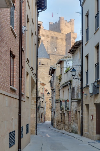 El castillo al fondo de la calle