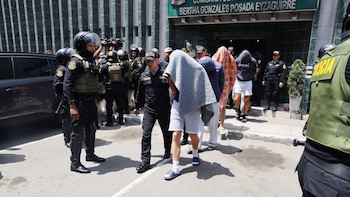 Solo seis adolescente fueron trasladados al juzgado de familia, mientras que cuatro de sus compañeros fueron liberados en la comisaría.