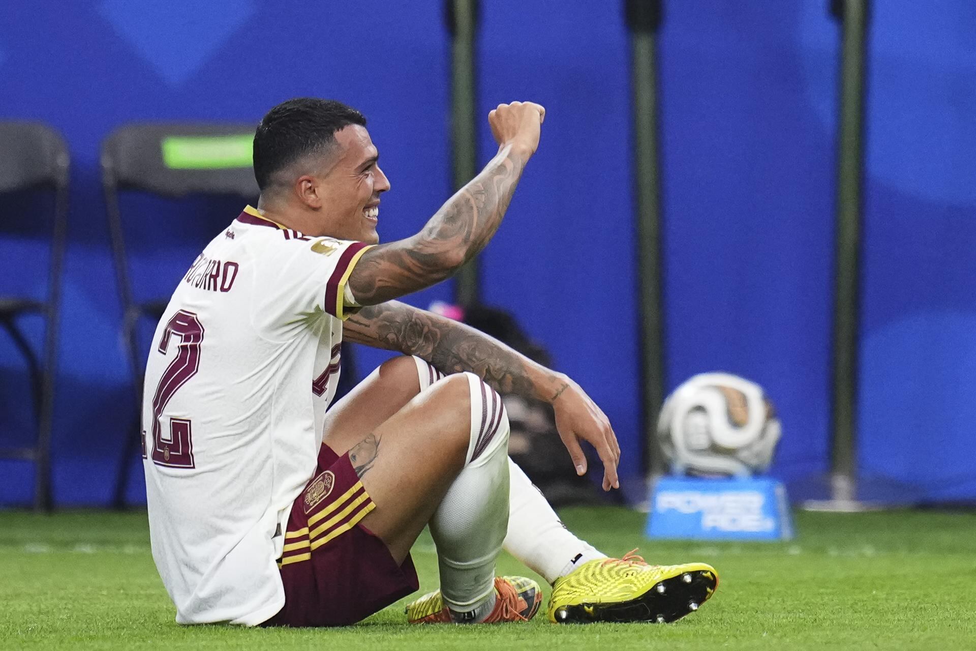 Porro: "Es el gol de todos, he jugado gracias al corazón de los españoles"