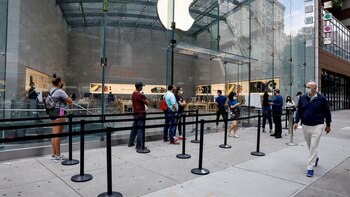 Por tendencia alzista del dólar,