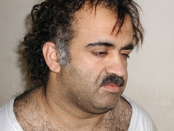 La fiscalía acusa a Khalid Sheikh Mohammed de orquestar los atentados del 11 de septiembre, que causaron la muerte de 2.976 personas. (REUTERS/Courtesy U.S.News & World Report)