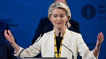 Von der Leyen carga contra tecnológicas que usan a menores como "mercancía" y pide retrasar el acceso a redes sociales