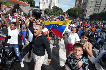 La "victoria" de Nicolás Maduro generó caos en Venezuela - crédito Alexandre Meneghini/ REUTERS