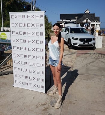 Rocio Kalenok junto a Exel