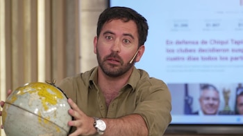 Ocho pasaportes, una celda en