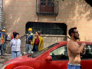 Gente reacciona después de un