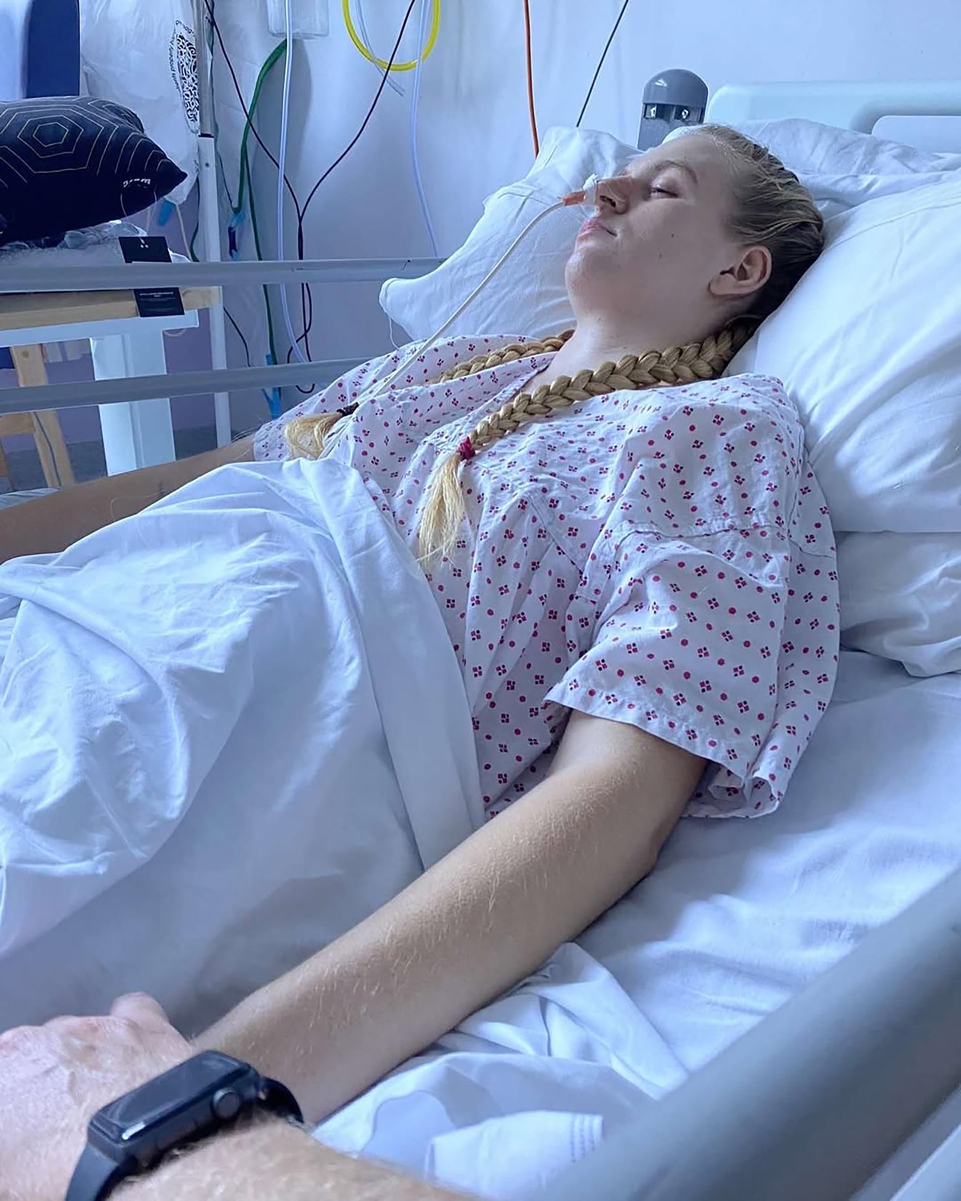 La tercera línea inglesa superó una encefalitis autoinmune que la dejó en coma casi cuatro semanas y amenazó su carrera deportiva (Instagram / @abi_burton)
