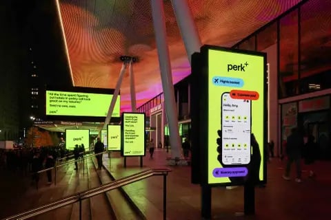 Imagen de archivo de una marquesina con un anuncio de la empresa española Perk (Perk)