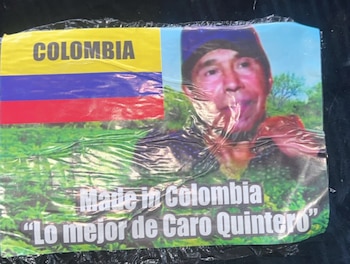 Los paquetes tenían imágenes de Rafael Caro Quintero, Pedro Avilés y Jesús Malverde, conocido popularmente como el “santo de los narcos mexicanos”. Crédito: MSP
