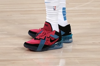 La alianza con Nike, con un contrato vitalicio y participación accionaria, se convirtió en una fuente clave de ingresos fuera de la cancha (Kirby Lee-USA TODAY Sports)