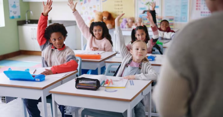 El Concejo Municipal detalló que los recursos de Foundation Aid para el Department of Education ascendieron a USD 10.463 millones en el año fiscal 2026, cifra en aumento por transferencias estatales y federales (Freepik)