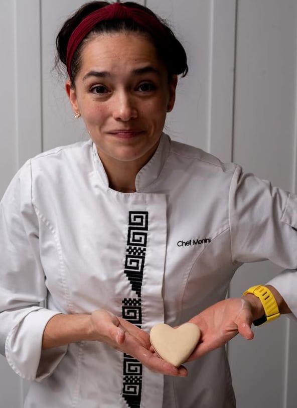 Un familiar cercano de la chef presentó a la pareja cuando ambos eran jóvenes. (IG: moninis.kitchen)