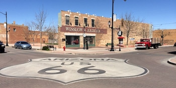 Winslow vive un renovado auge turístico gracias a su famosa esquina y eventos que celebran la identidad local en la Ruta 66 (Wikimedia Commons)