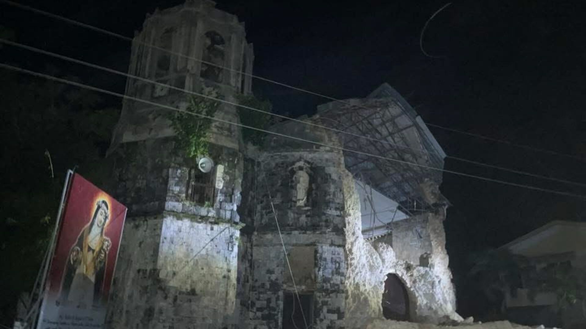 Se derrumbó la iglesia de Santa Rosa de Lima: fuerte sismo en Filipinas dañó el recinto