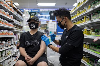 En EEUU se vacuna en