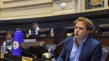 Alex Campbell rechazó que se