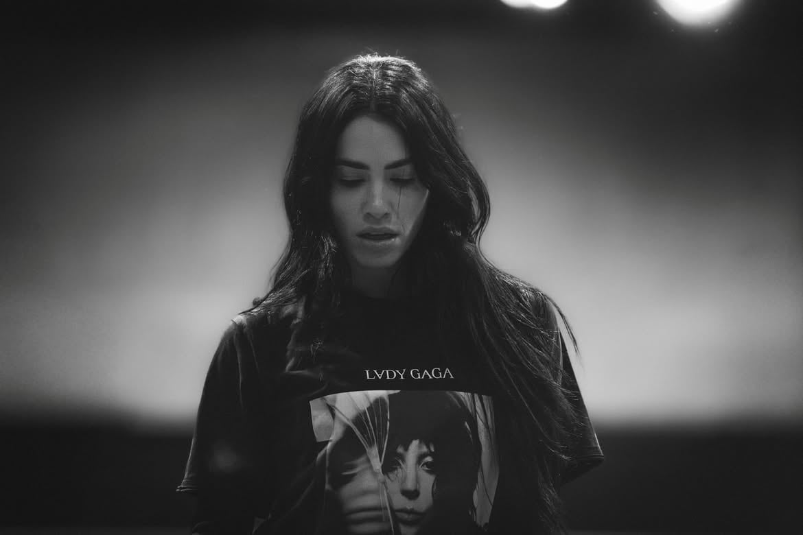 La cantante lució una remera alusiva al álbum Mayhem de Lady Gaga en una reciente publicación (Instagram)