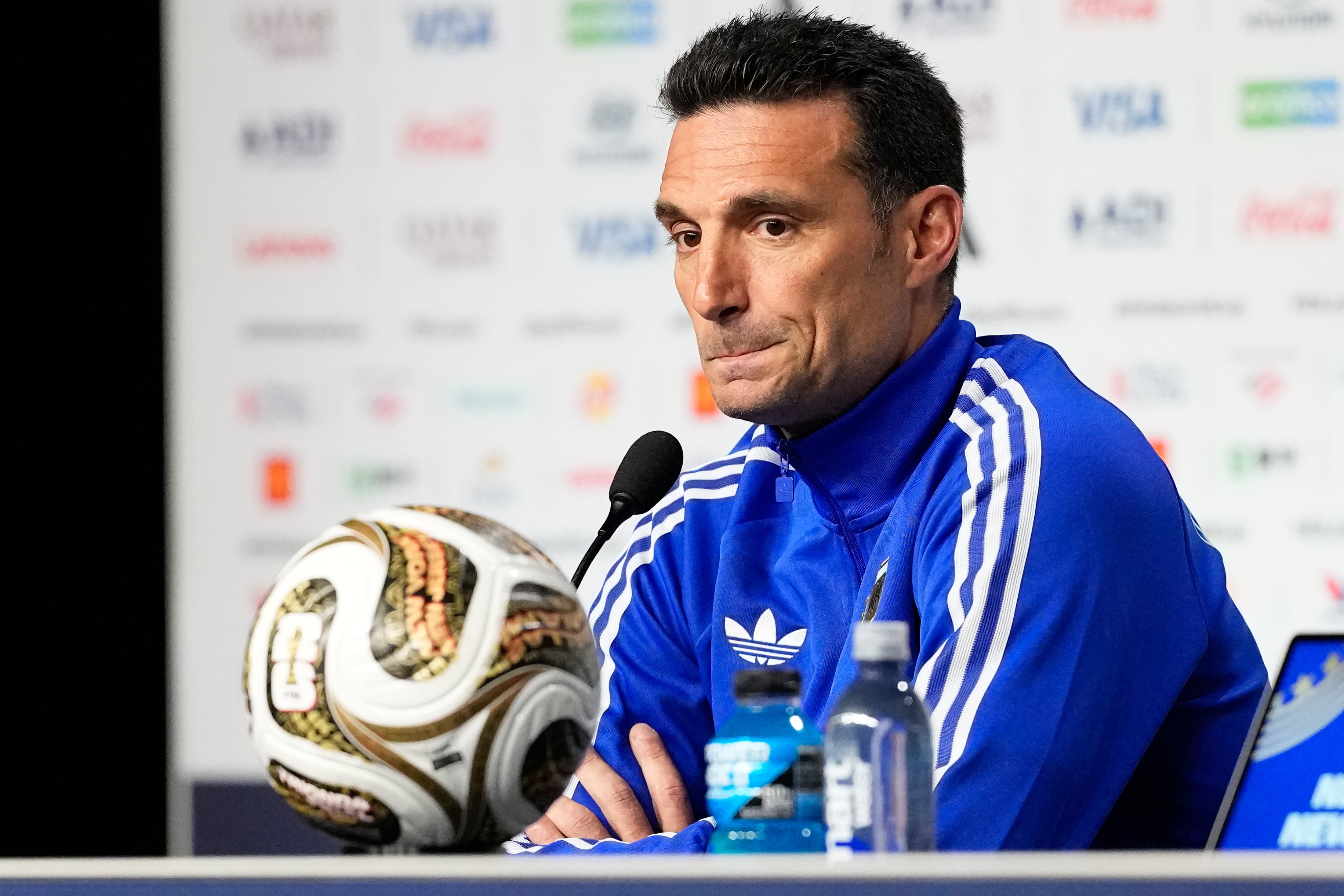 La emoción de Lionel Scaloni después de la final instaló la duda sobre su continuidad al frente de la Selección argentina (AP Foto/Frank Franklin II)