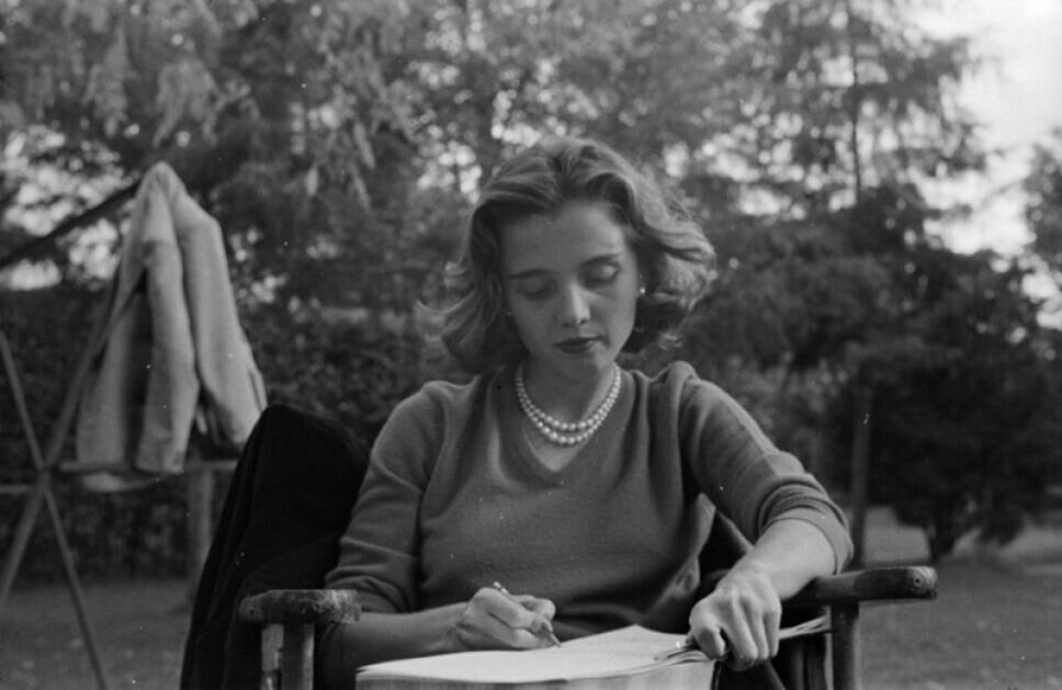 La escritora mexicana Elena Poniatowska durante la década de 1950 (Crédito: D.R. Instituto Nacional de Antropología e Historia, México)