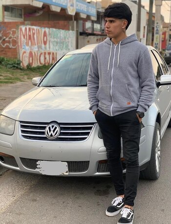 Enzo Ariel Alacano tiene 22