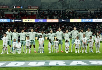 Javier Aguirre buscará ajustar la alineación definitiva del Tri frente a un rival europeo exigente en el Estadio Nemesio Diez. REUTERS/Raquel Cunha