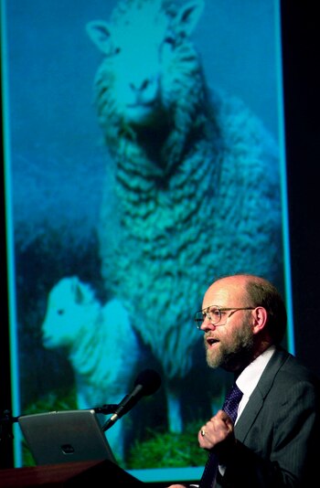 El profesor británico Ian Wilmut,