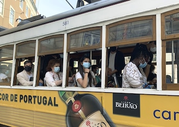 Un grupo de pasajeros con