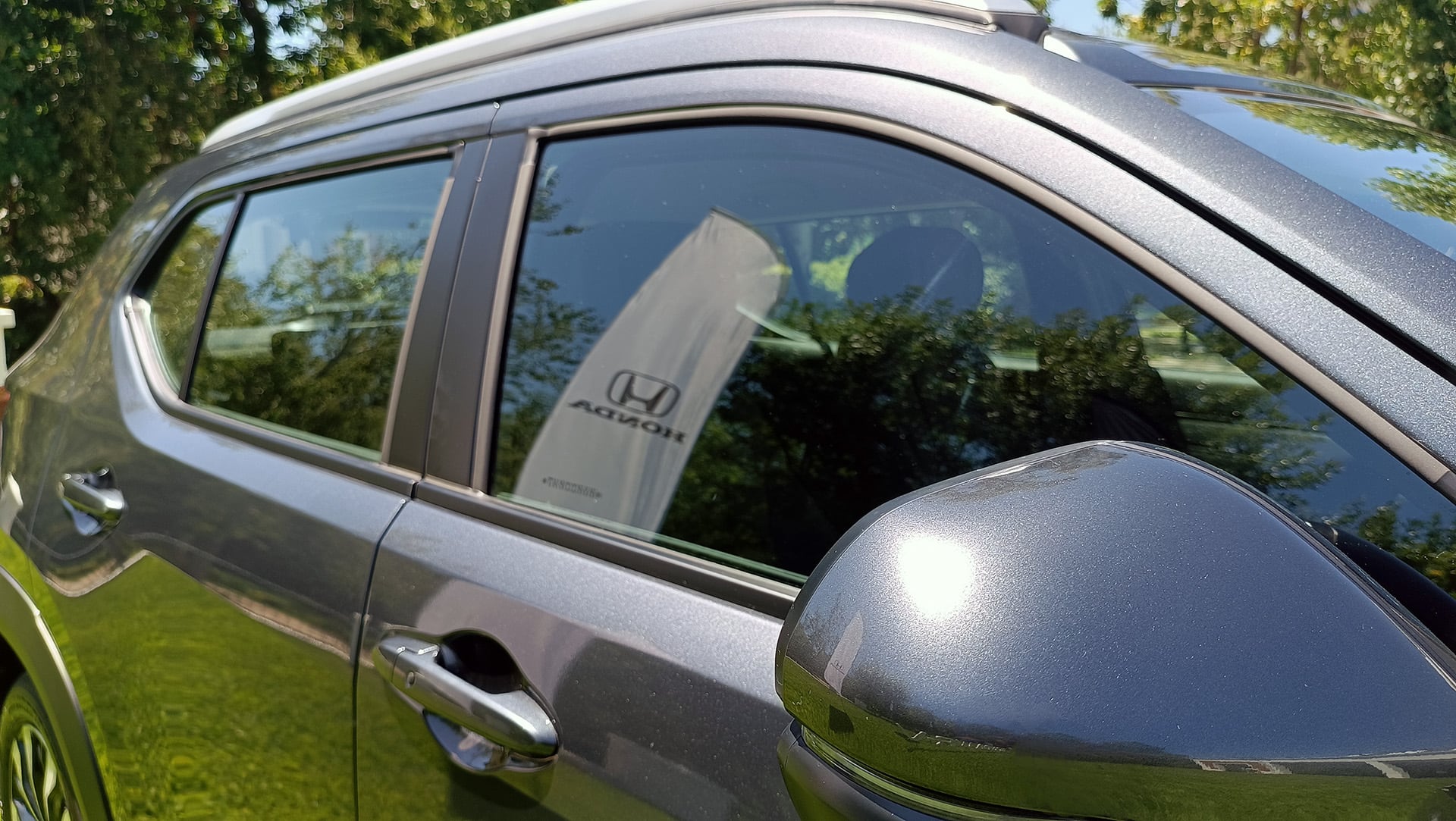 Techo 60 mm más alto y sin caída trasera para lograr mayor comodidad en las plazas posteriores