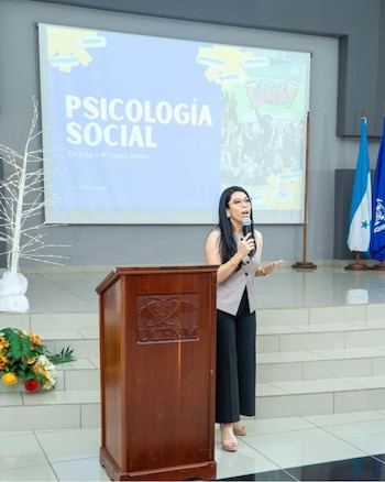 El tránsito activa una respuesta fisiológica con aumento de cortisol y adrenalina, lo que incrementa el estrés y favorece reacciones impulsivas.