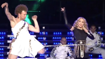 Dos muertos en un salto en Utah: uno de ellos fue un acróbata que deslumbró en el Super Bowl de Madonna
